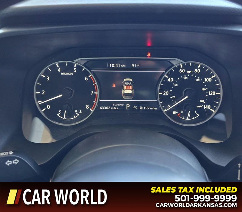 Nissan Rogue Vehicle Full-screen Gallery Image 17