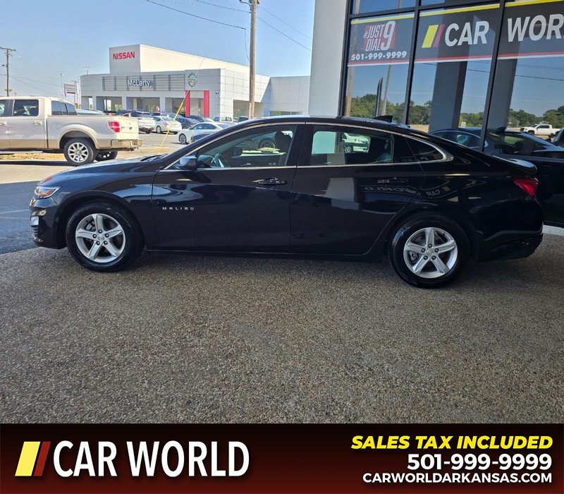 Chevrolet Malibu Vehicle Full-screen Gallery Image 4