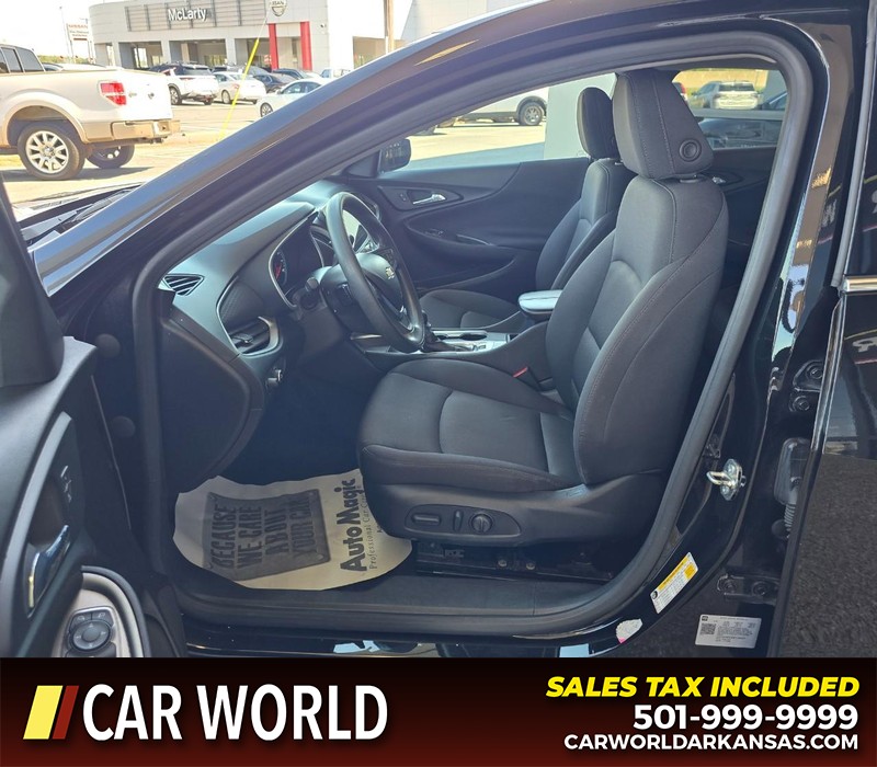 Chevrolet Malibu Vehicle Full-screen Gallery Image 8