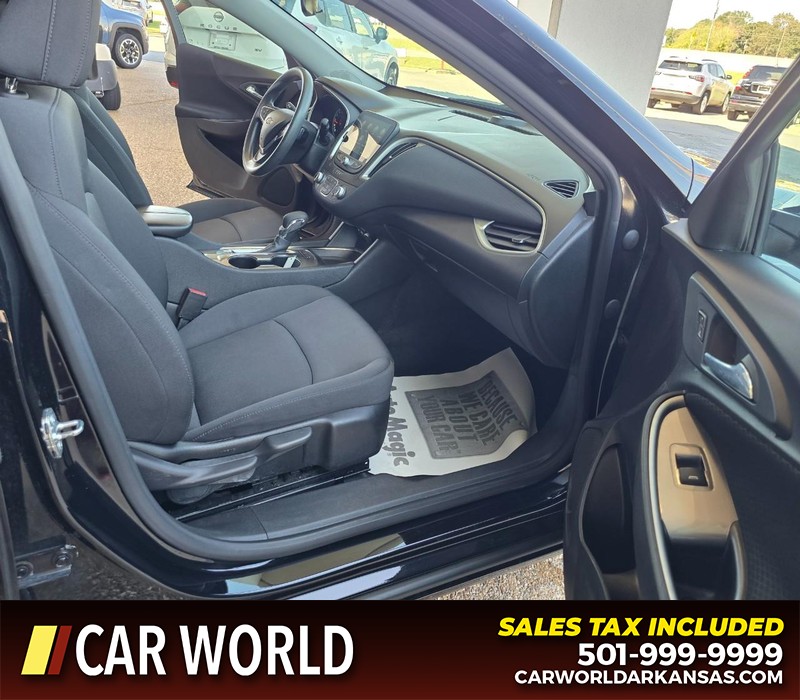 Chevrolet Malibu Vehicle Full-screen Gallery Image 11