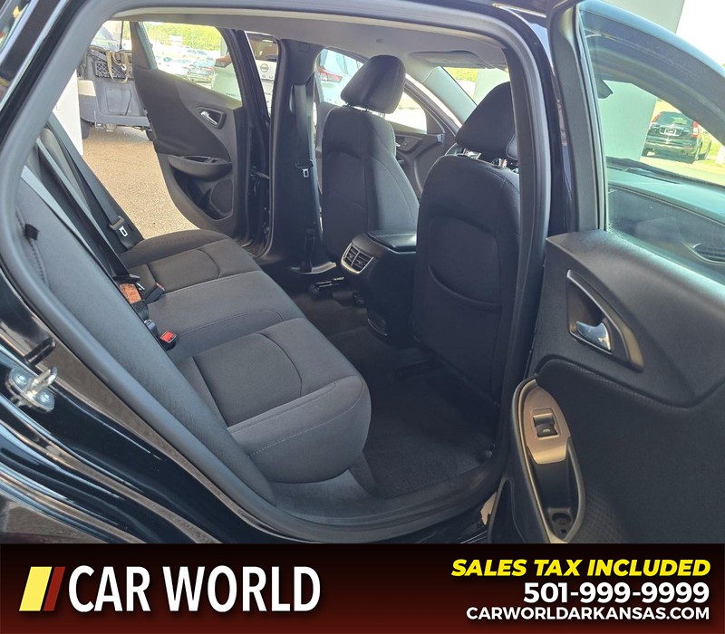 Chevrolet Malibu Vehicle Full-screen Gallery Image 12