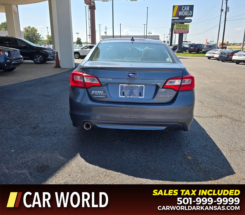 Subaru Legacy Vehicle Full-screen Gallery Image 5