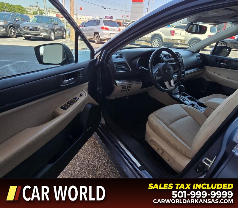 Subaru Legacy Vehicle Full-screen Gallery Image 7