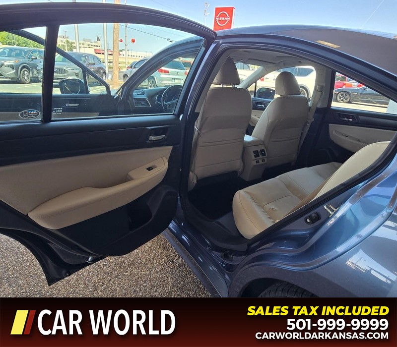 Subaru Legacy Vehicle Full-screen Gallery Image 9