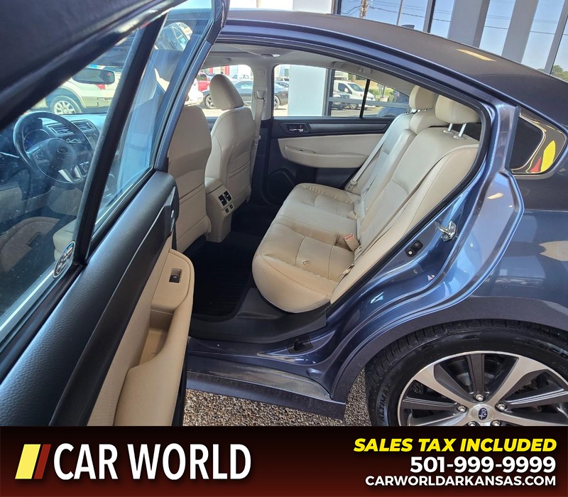 Subaru Legacy Vehicle Full-screen Gallery Image 10