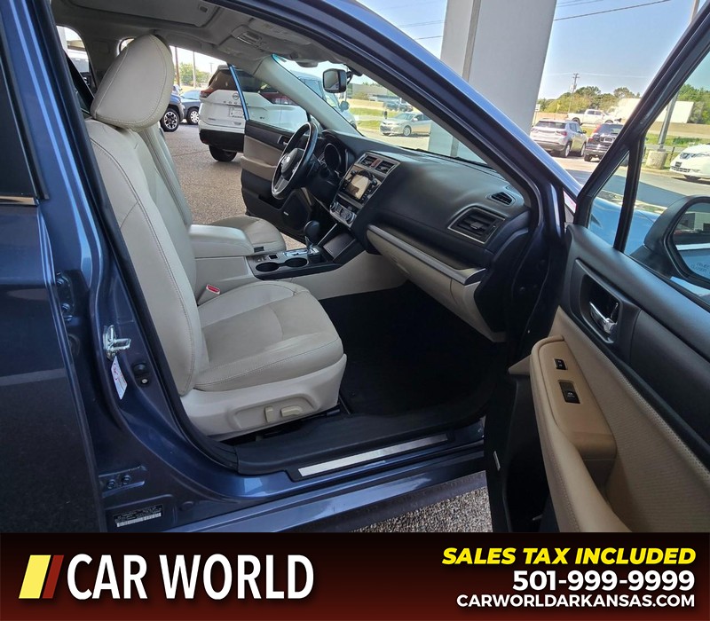 Subaru Legacy Vehicle Full-screen Gallery Image 11