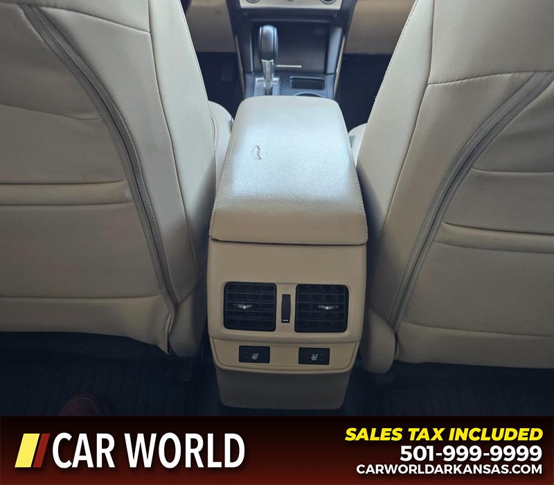Subaru Legacy Vehicle Full-screen Gallery Image 20