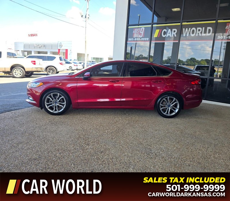 Ford Fusion Vehicle Full-screen Gallery Image 4