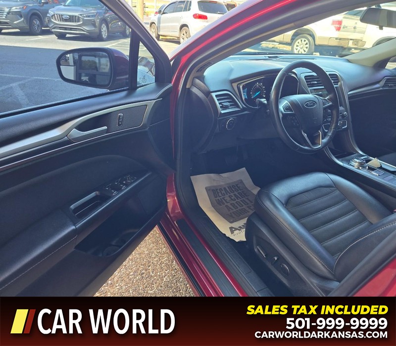 Ford Fusion Vehicle Full-screen Gallery Image 8