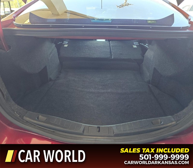 Ford Fusion Vehicle Full-screen Gallery Image 15
