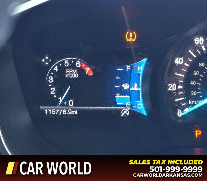 Ford Fusion Vehicle Full-screen Gallery Image 17