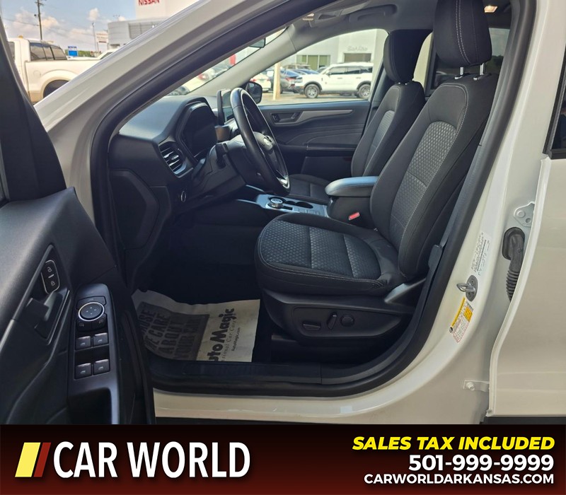 Ford Escape Vehicle Full-screen Gallery Image 8