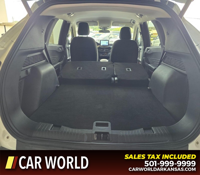 Ford Escape Vehicle Full-screen Gallery Image 14