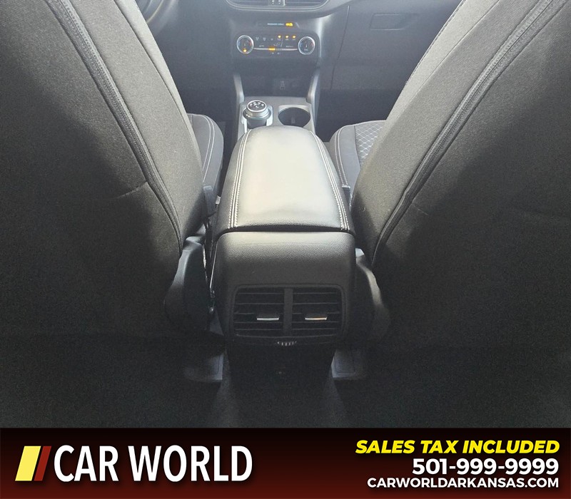 Ford Escape Vehicle Full-screen Gallery Image 19