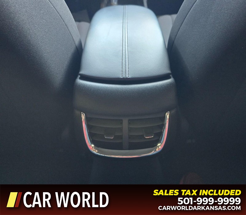 Chevrolet Malibu Vehicle Full-screen Gallery Image 19