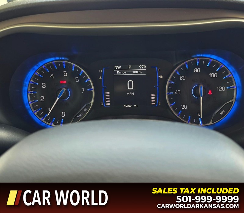 Chrysler Voyager Vehicle Full-screen Gallery Image 21