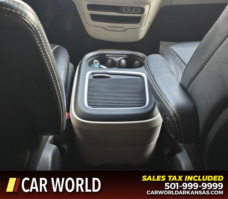 Chrysler Pacifica Vehicle Full-screen Gallery Image 21