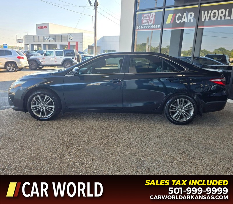 Toyota Camry Vehicle Full-screen Gallery Image 4