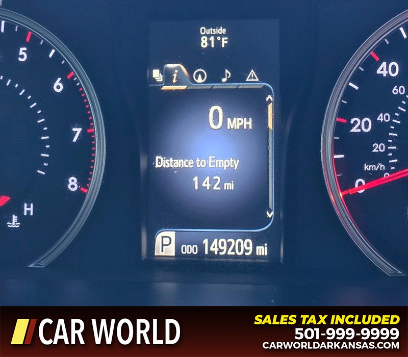 Toyota Camry Vehicle Full-screen Gallery Image 16