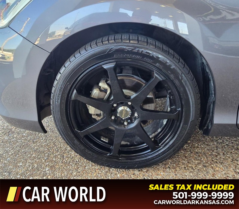 Honda Accord Sedan Vehicle Full-screen Gallery Image 6