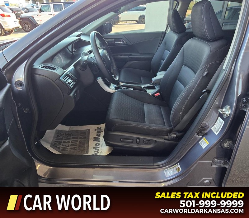 Honda Accord Sedan Vehicle Full-screen Gallery Image 8