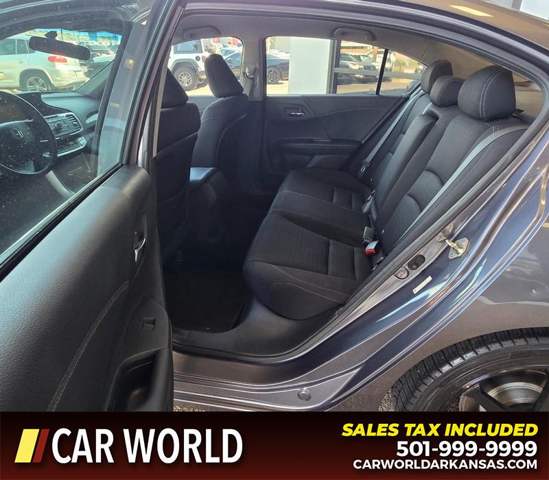 Honda Accord Sedan Vehicle Full-screen Gallery Image 10