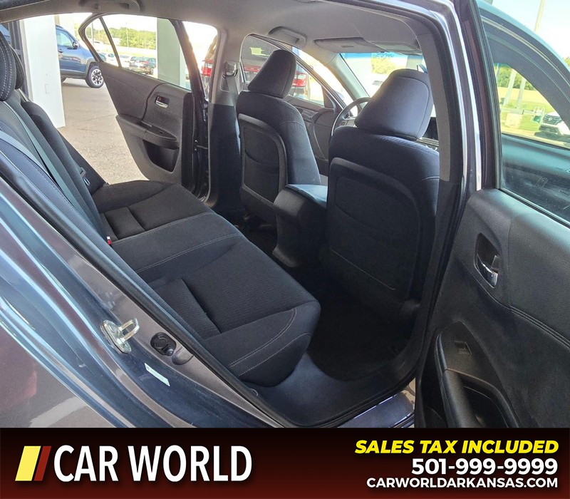 Honda Accord Sedan Vehicle Full-screen Gallery Image 12
