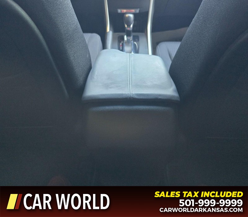 Honda Accord Sedan Vehicle Full-screen Gallery Image 19