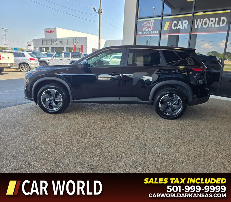 Nissan Rogue Vehicle Full-screen Gallery Image 4