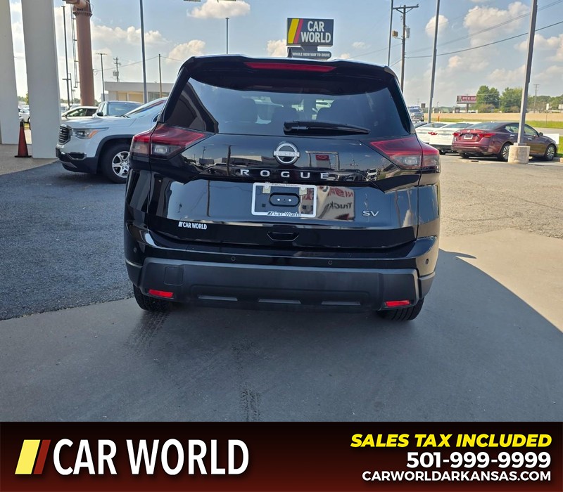 Nissan Rogue Vehicle Full-screen Gallery Image 5