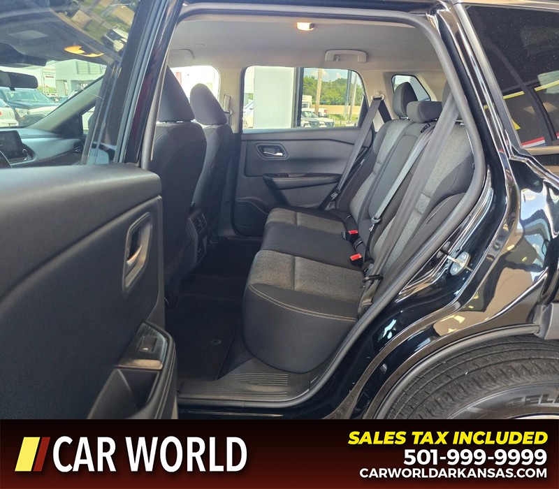 Nissan Rogue Vehicle Full-screen Gallery Image 10