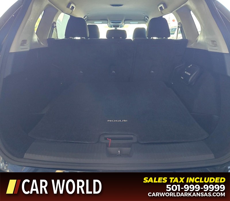 Nissan Rogue Vehicle Full-screen Gallery Image 13