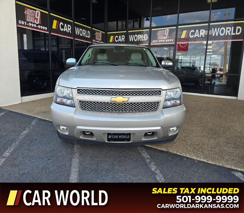 Chevrolet Suburban Vehicle Full-screen Gallery Image 2