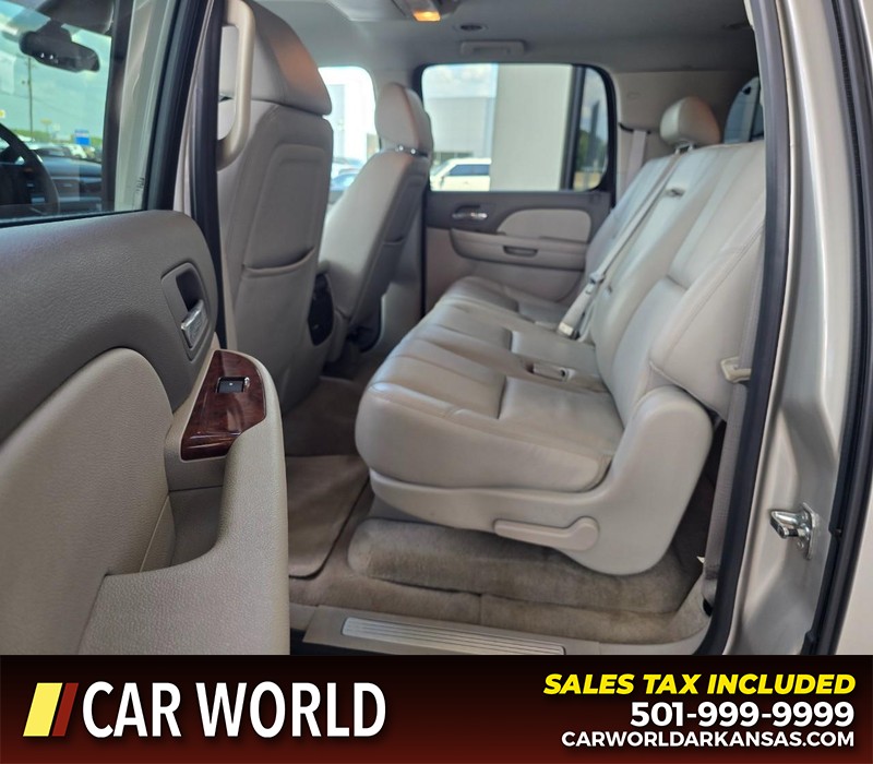 Chevrolet Suburban Vehicle Full-screen Gallery Image 10