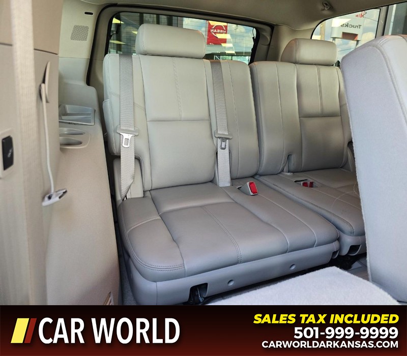 Chevrolet Suburban Vehicle Full-screen Gallery Image 14