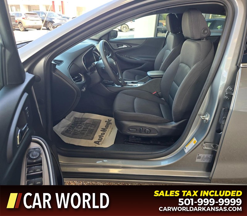 Chevrolet Malibu Vehicle Full-screen Gallery Image 8