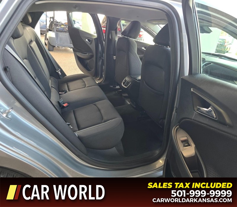 Chevrolet Malibu Vehicle Full-screen Gallery Image 12