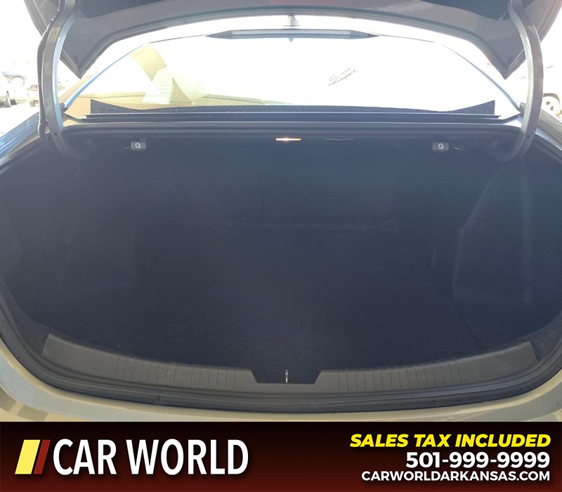 Chevrolet Malibu Vehicle Full-screen Gallery Image 13