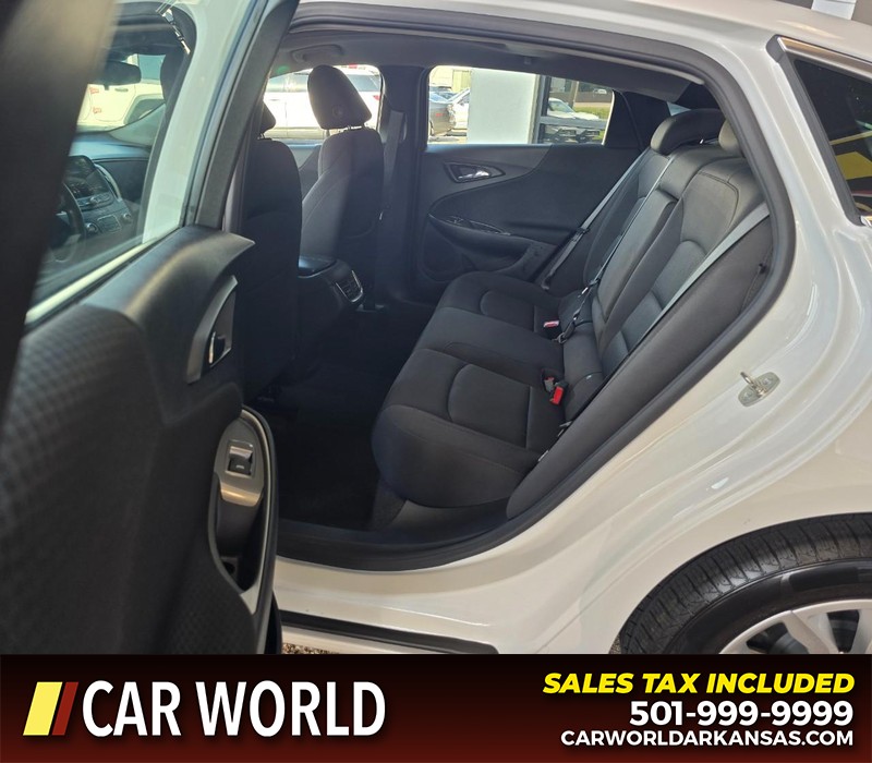 Chevrolet Malibu Vehicle Full-screen Gallery Image 10