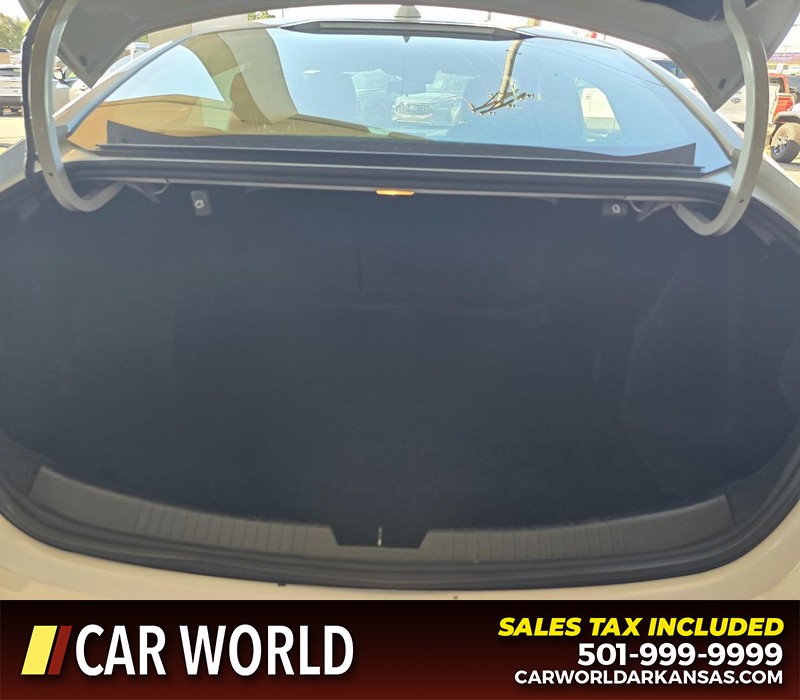 Chevrolet Malibu Vehicle Full-screen Gallery Image 13