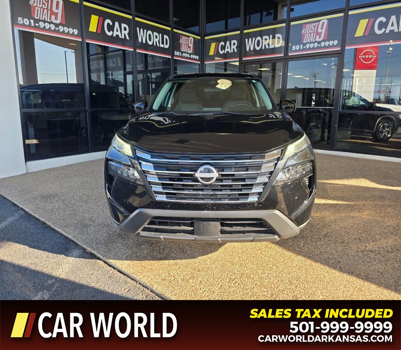 Nissan Rogue Vehicle Full-screen Gallery Image 2