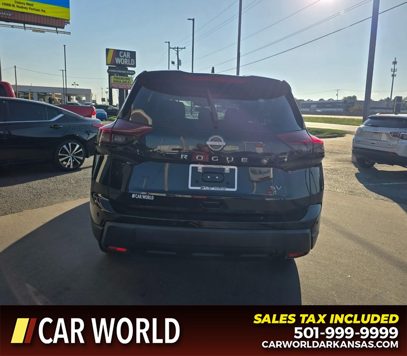 Nissan Rogue Vehicle Full-screen Gallery Image 5