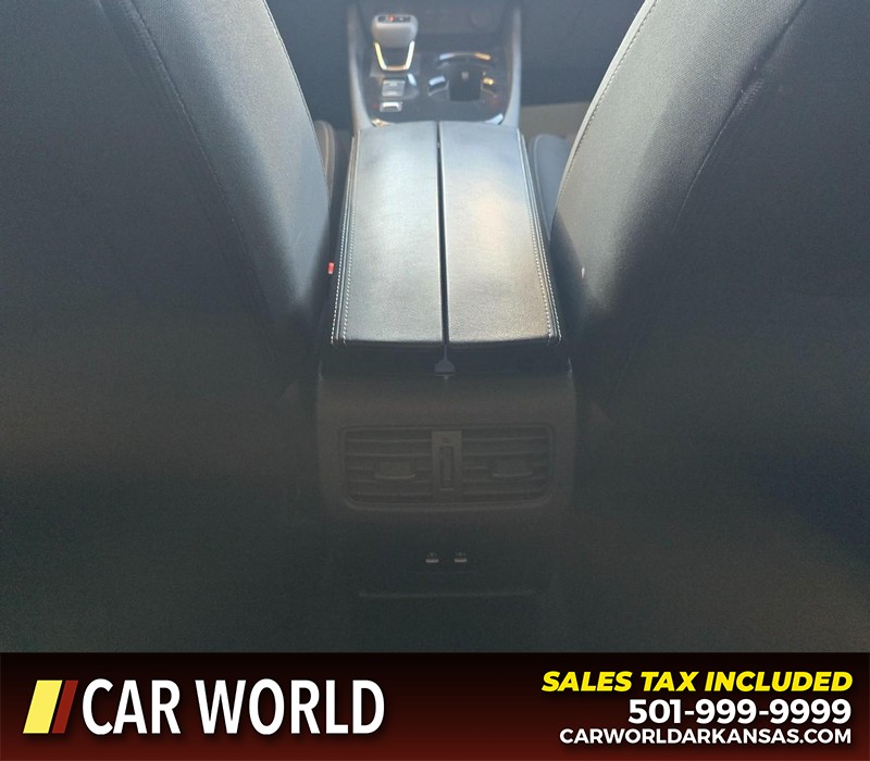Nissan Rogue Vehicle Full-screen Gallery Image 19