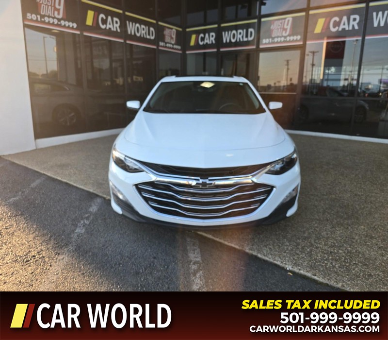 Chevrolet Malibu Vehicle Full-screen Gallery Image 2