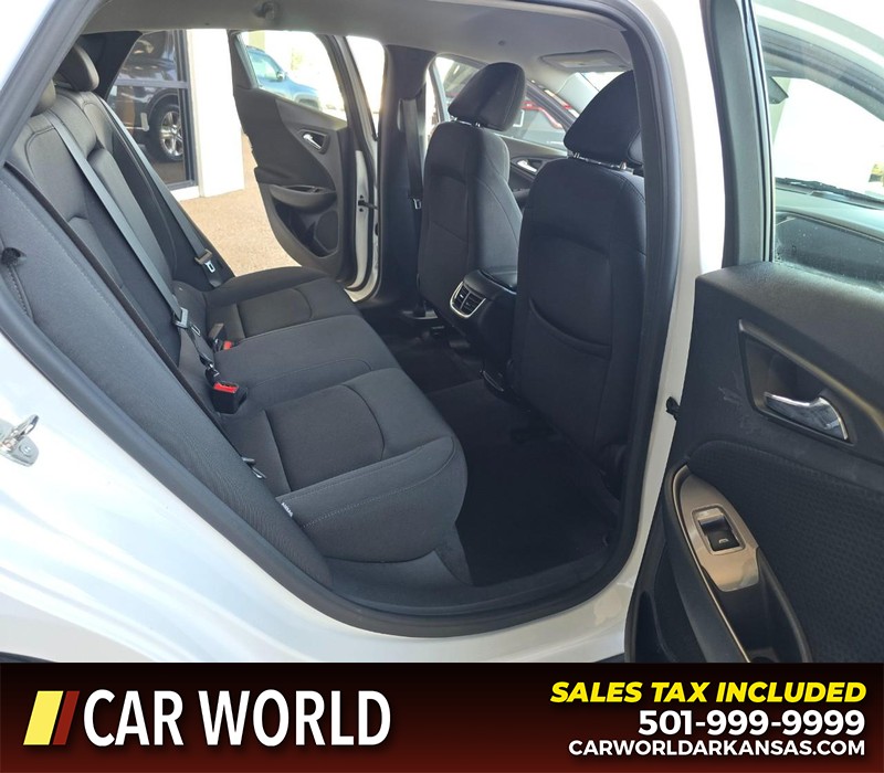 Chevrolet Malibu Vehicle Full-screen Gallery Image 12