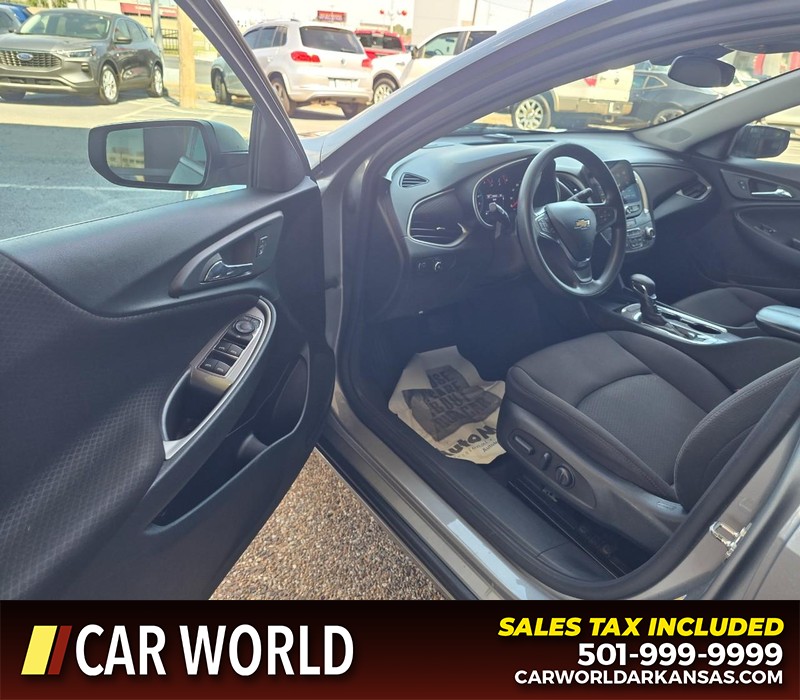 Chevrolet Malibu Vehicle Full-screen Gallery Image 7