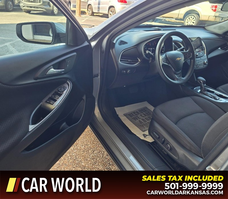 Chevrolet Malibu Vehicle Full-screen Gallery Image 7