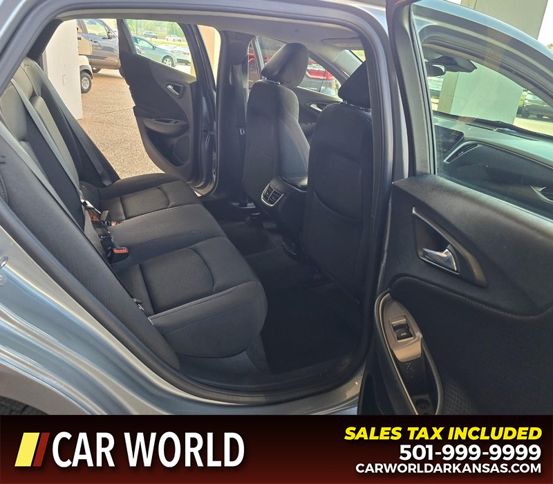 Chevrolet Malibu Vehicle Full-screen Gallery Image 12