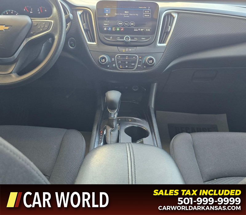Chevrolet Malibu Vehicle Full-screen Gallery Image 18