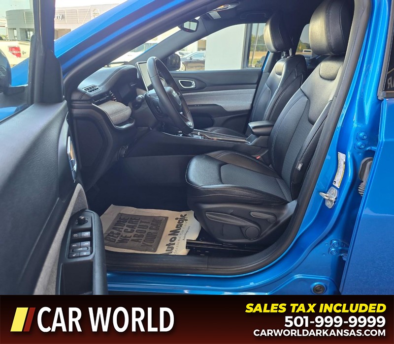 Jeep Compass Vehicle Full-screen Gallery Image 8
